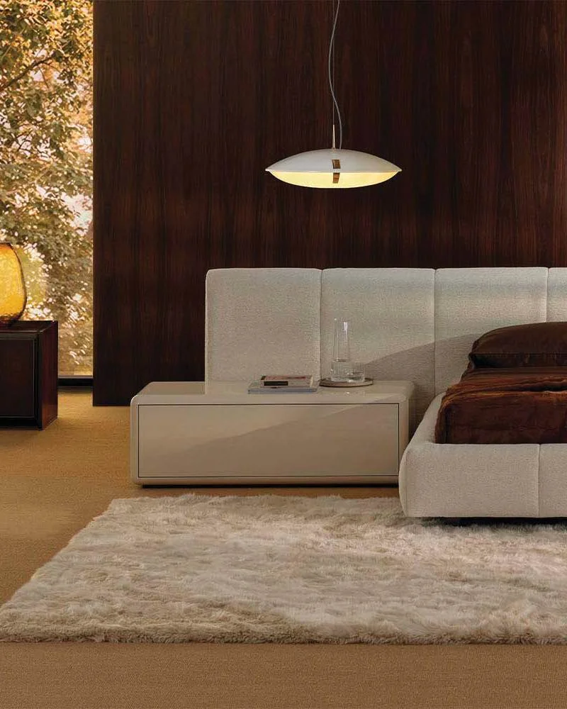 Tủ đầu giường khối liền sơn bóng, ngăn kéo lót da M8-I436