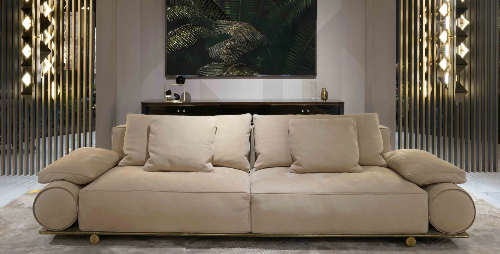 Sofa modul tay vịn trụ tròn đai da khoá kim loại