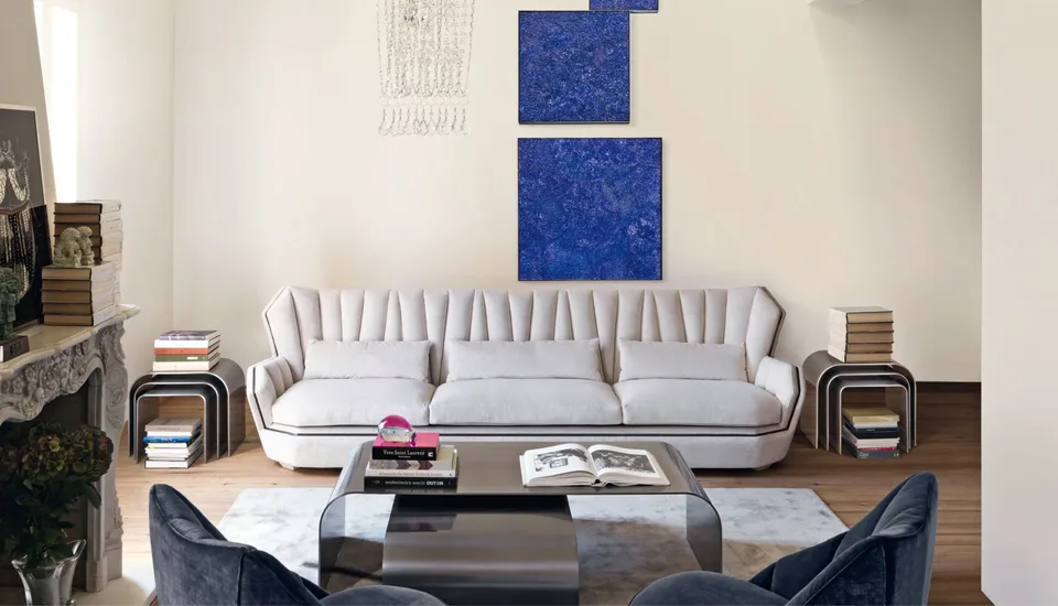 Sofa tay vịn điêu khắc ốp panel chân gỗ sồi M8-I634